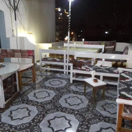 One Love Guesthouse & Restaurant Luxor Exterior photo