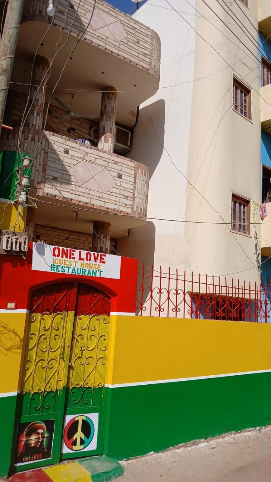 One Love Guesthouse & Restaurant Luxor Exterior photo