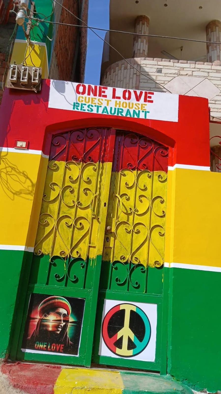 One Love Guesthouse & Restaurant Luxor Exterior photo