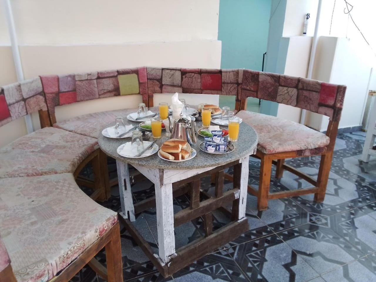 One Love Guesthouse & Restaurant Luxor Exterior photo