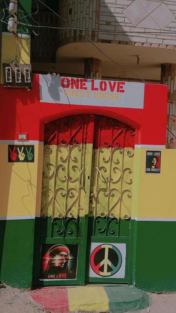 One Love Guesthouse & Restaurant Luxor Exterior photo